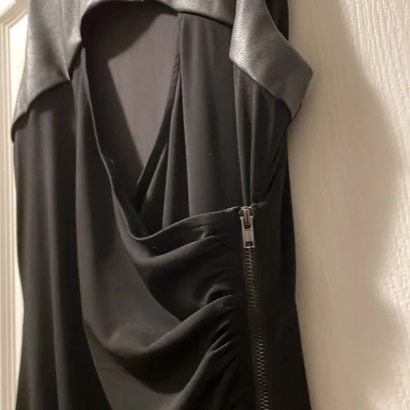 GUESS LITTLE BLACK DRESS - Picture 3 of 4